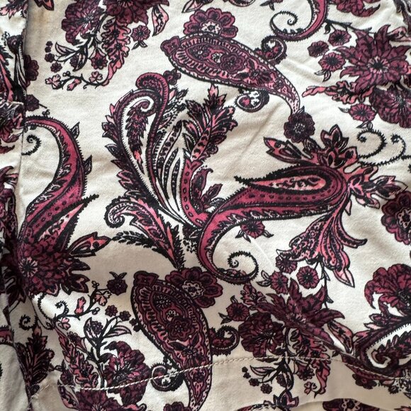 Ann Taylor Loft Paisley Shorts Size 8 - Picture 4 of 6